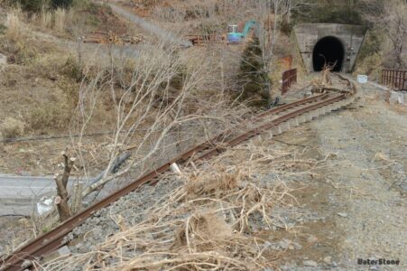 線路が流された三陸鉄道南リアス線 3月30日